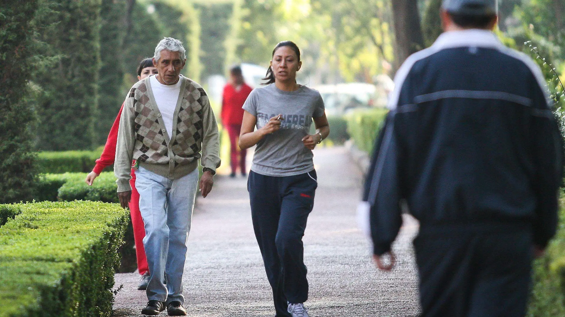 Las personas en general deben dar cerca de 8 mil 200 pasos al día